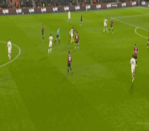 詹姆斯看,致敬视频感,慨深厚友情,欧博官网,欧博品牌,欧博精彩,欧博娱乐