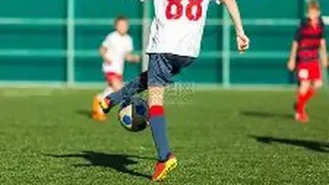 冬奥冠军武大靖腰部不适，肌肉紧绷，比赛继续与否待定