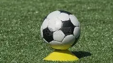 詹皇连中三元，尼克斯能否打破三连败魔咒？